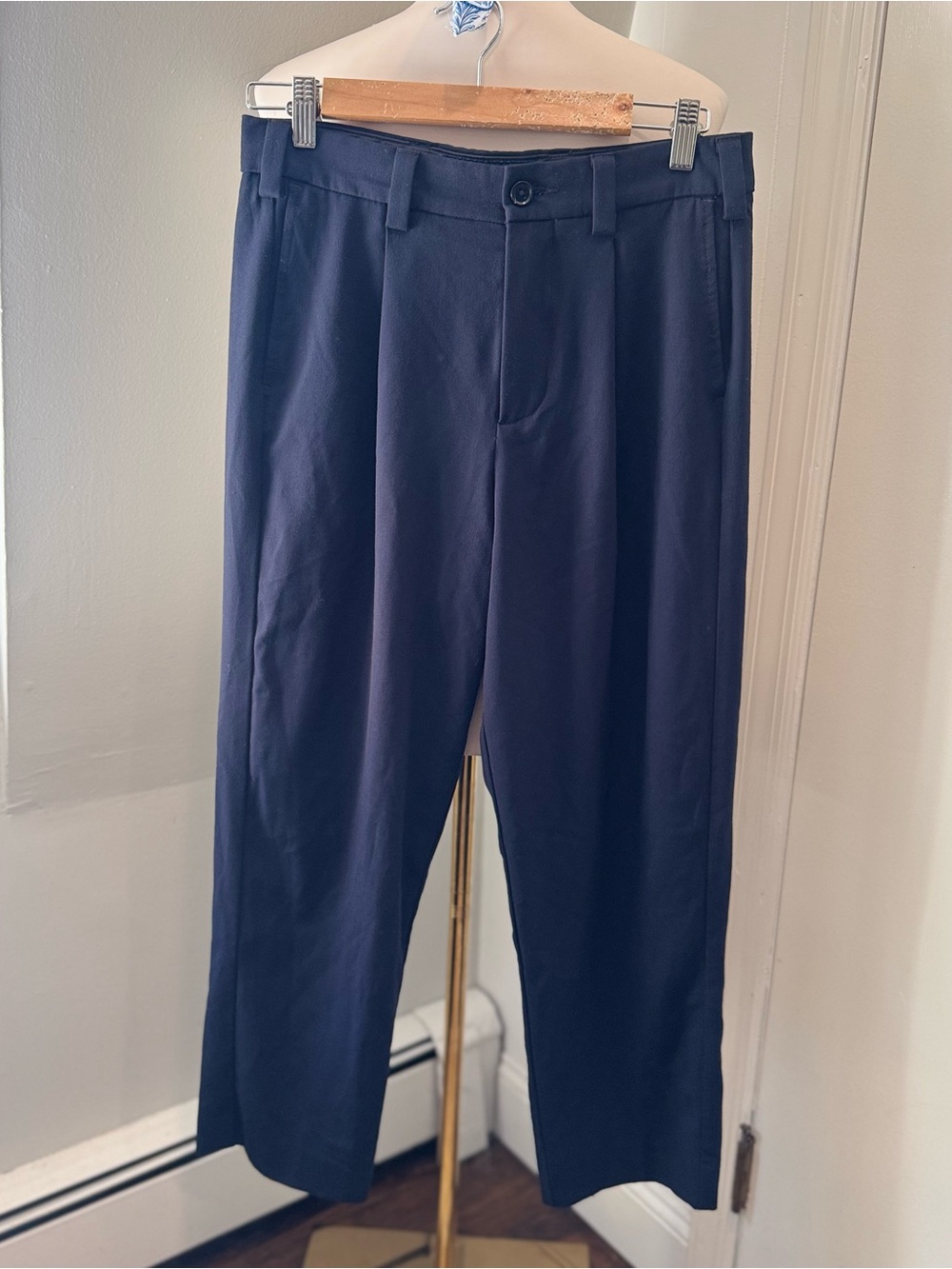 Abercrombie & Fitch Navy Blue Men's Loose Fit Pleated Trousers | 29x32
